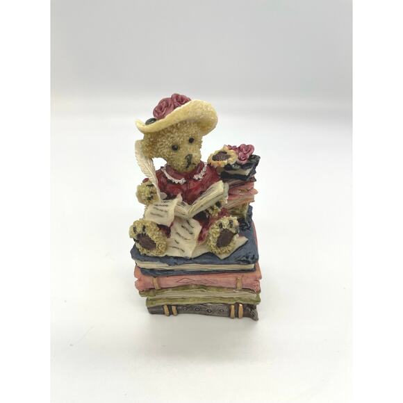Dressed up Bear Reading Book on Stack of Books Resin Hinged Jewlery Trinket Box - Picture 1 of 7